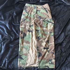 ☑️ Women’s Camo long skirt size Small ☑️
